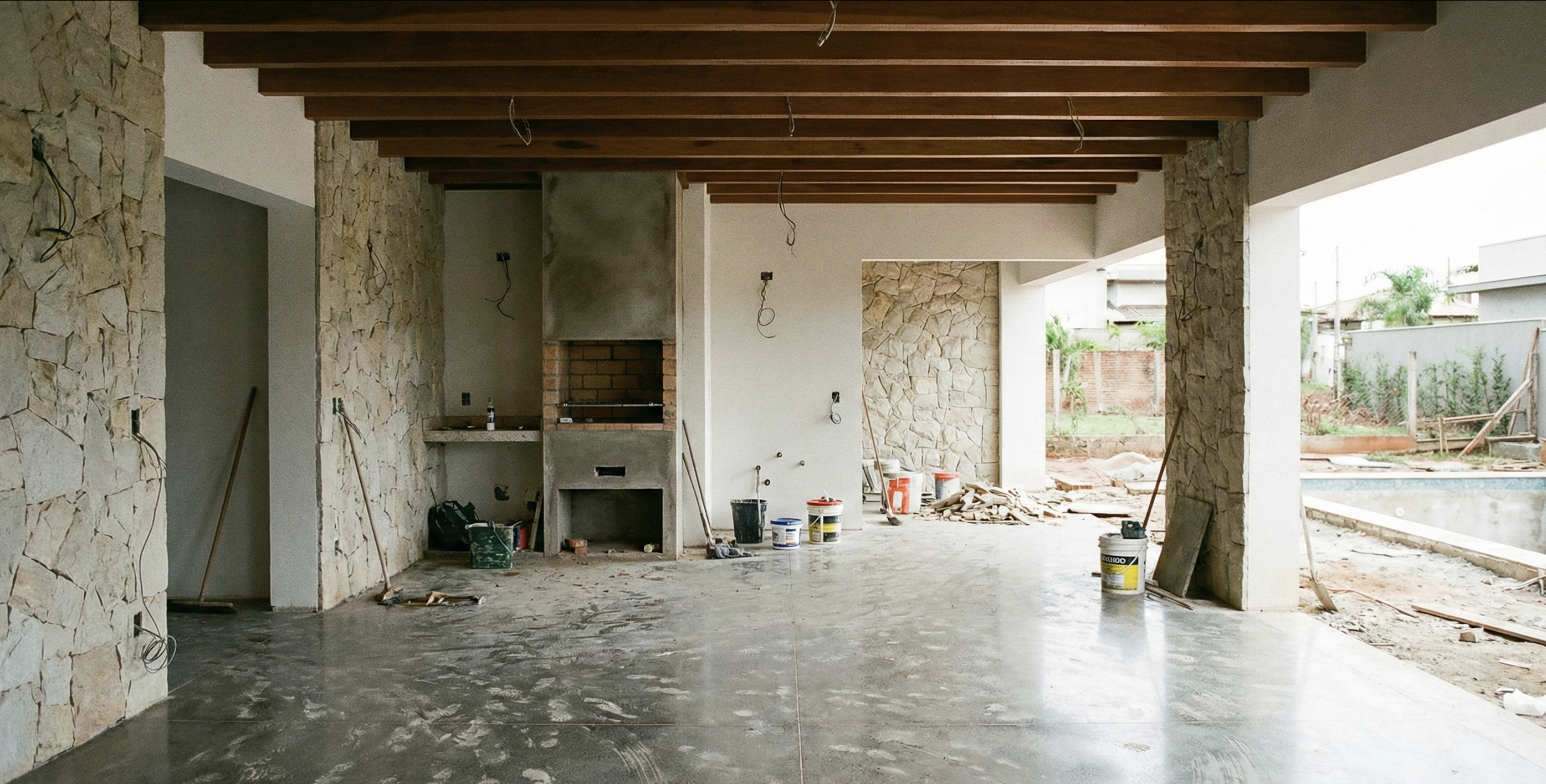 Transformação do ambiente - Área de lazer externa - Ambiente antes